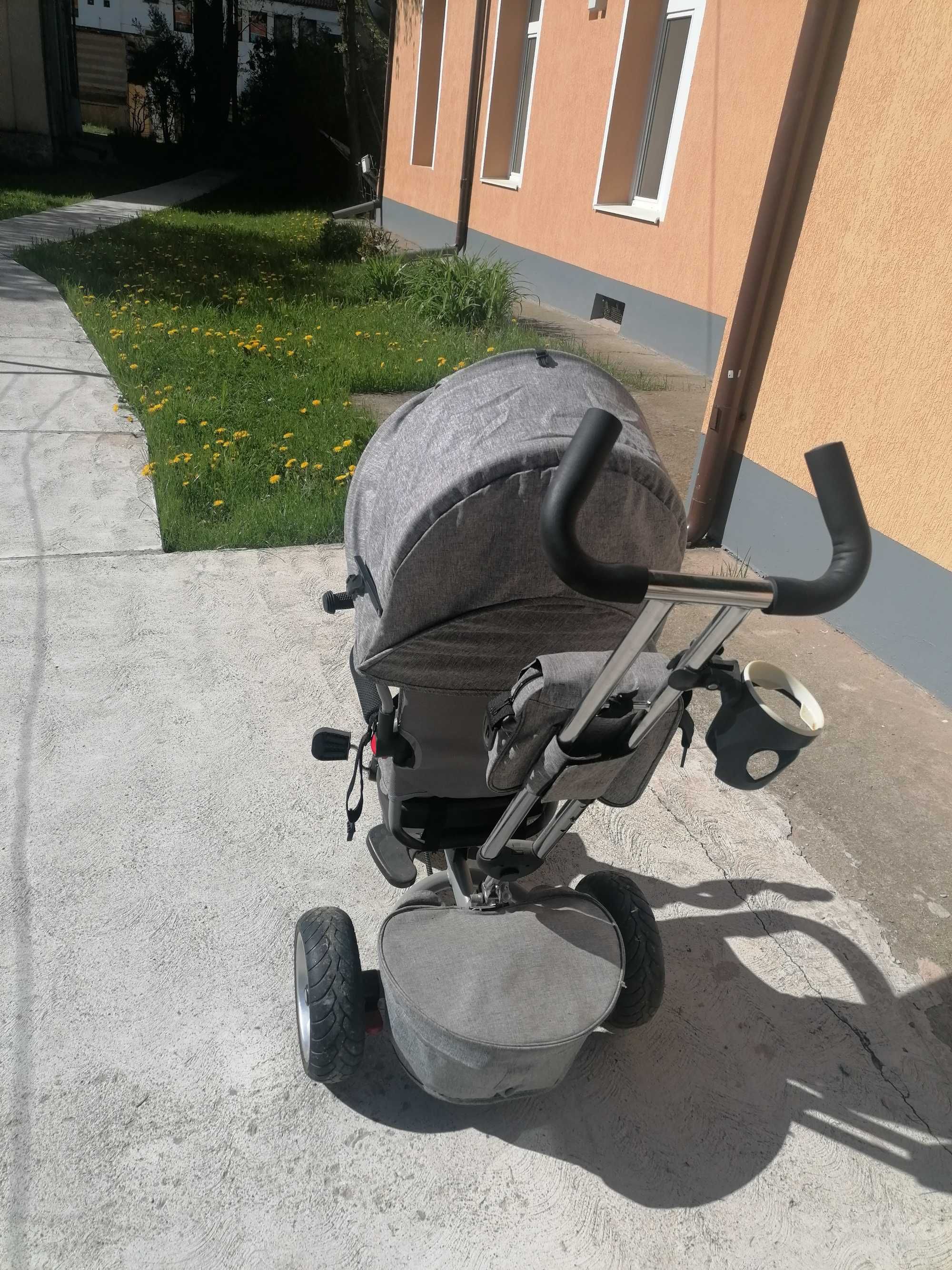Vând tricicleta în stare foarte bună unisex