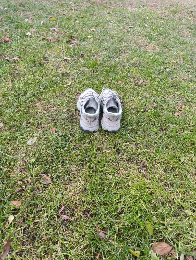 Продавам Adidas обувки