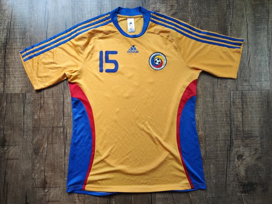 Tricouri de fotbal Romania - prețuri și mărimi in descriere