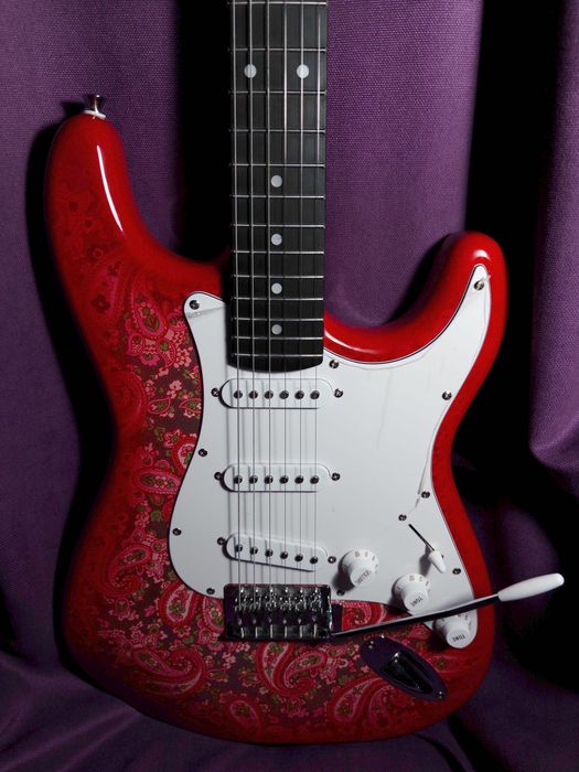 Реплика электрогитары Fender Stratocaster