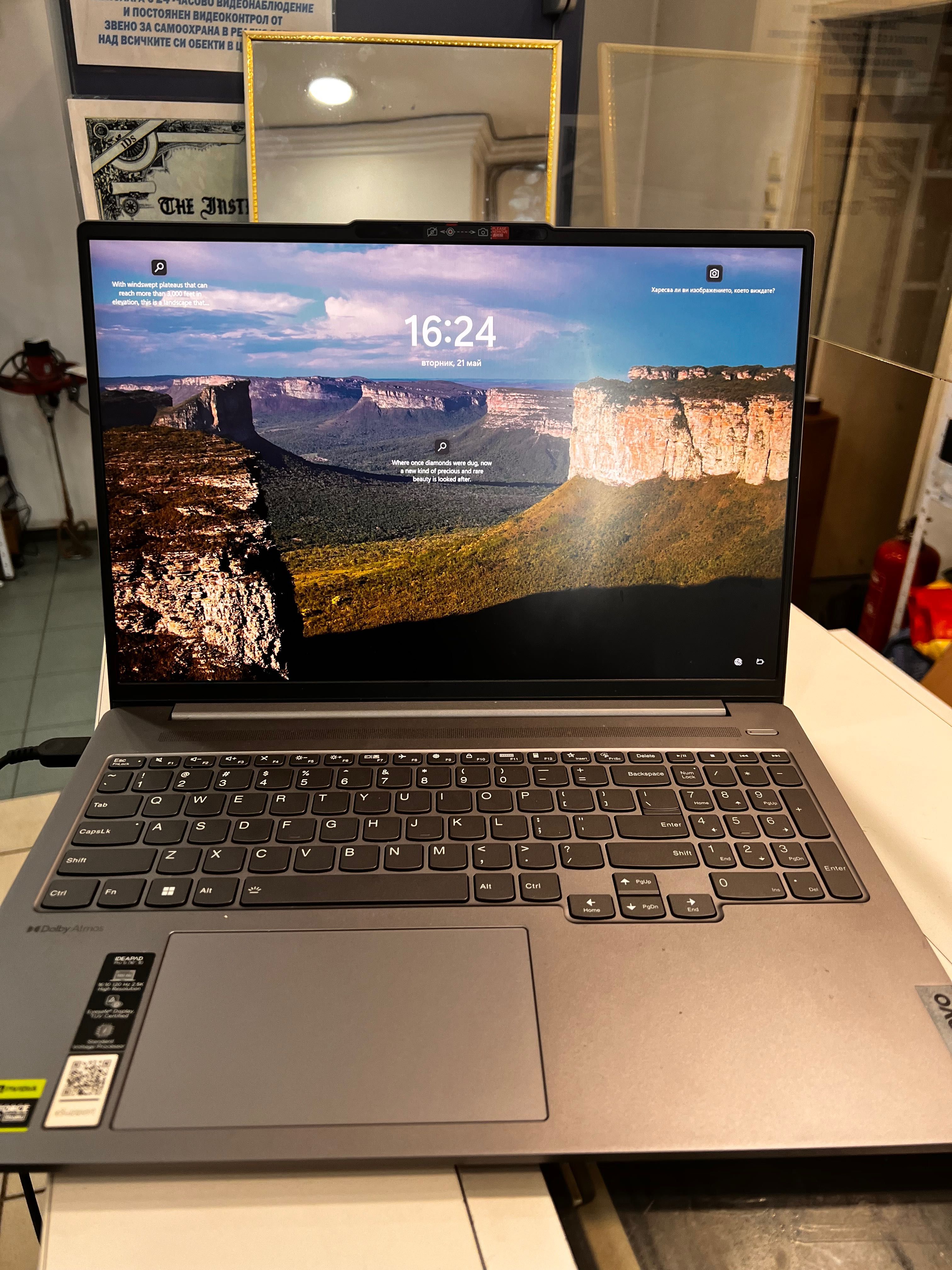 Lenovo IdeaPad Pro 56IRH8Core™ i7-13700H16"2.5K16GB1TB SSDGeForce®6GB