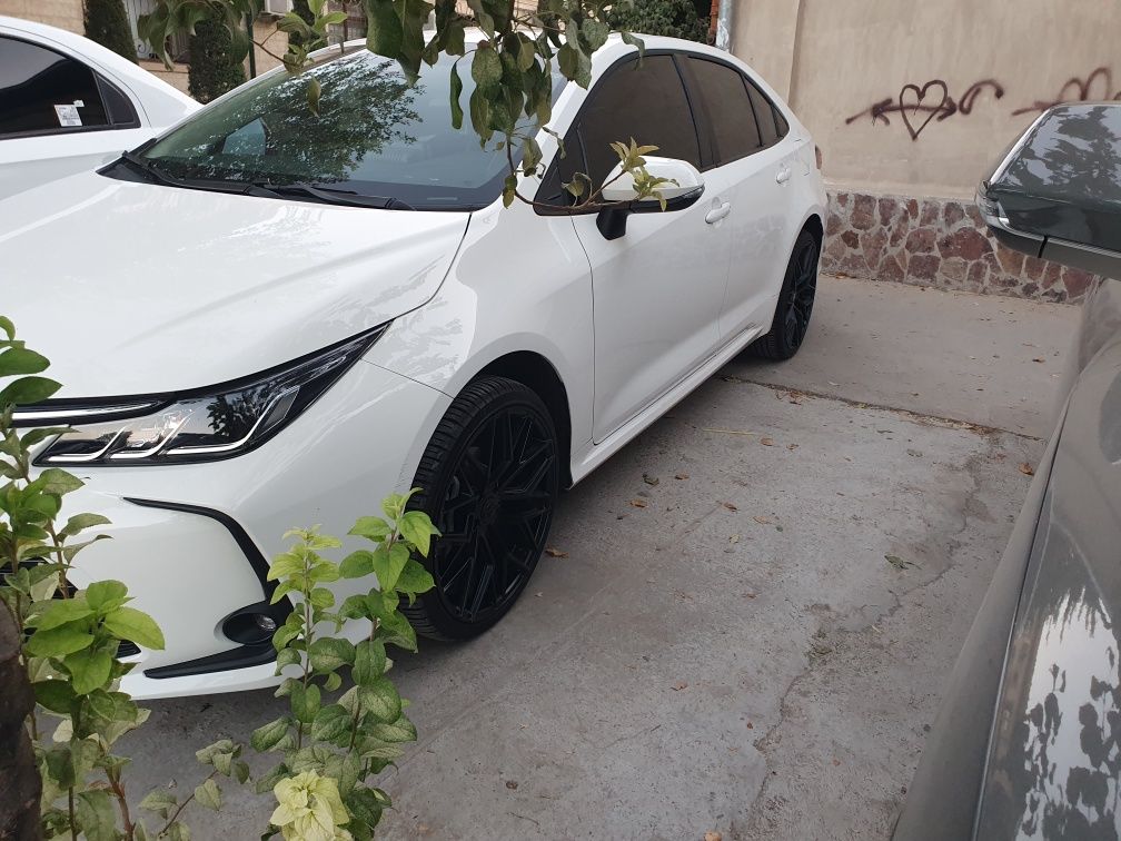 TOYOTA Corolla D-4 T. Yili 2023. Yurgani 16000. Narxi 18300