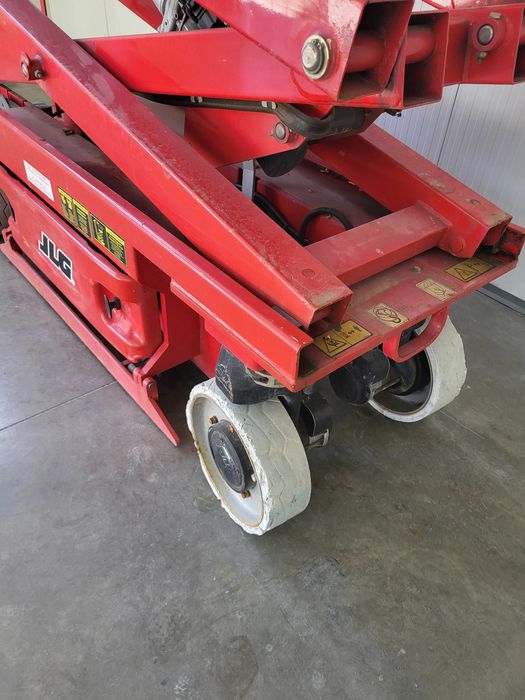 Ножична вишка 10м JLG 2630 es