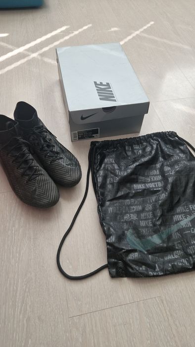 Nike футболни обувки 44,5 номер