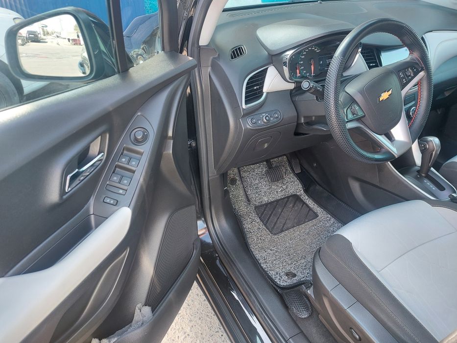 Продаю срочно трекер 1 примьер. Тоза. Чистая.