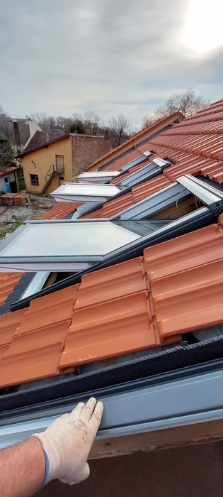 Montaj  profesionist ferestre Velux, Roto, Fakro, Optilight, etc.