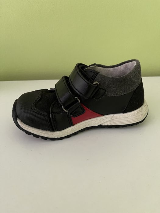 Детски обувки естествена кожа размер 23