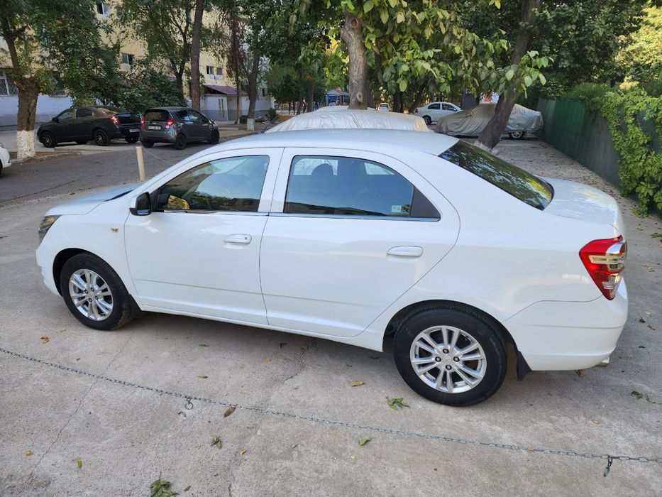Продаётся Chevrolet Cobalt 4 позиция. 22 года. Пробег 22000 км.