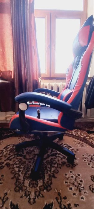 Игровое геймерское кресло