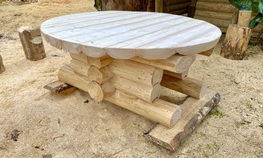 Masa din lemn rotund