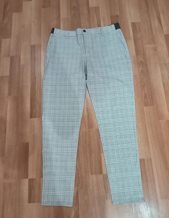 Pantaloni barbati size L (Mex 32) brand Zara