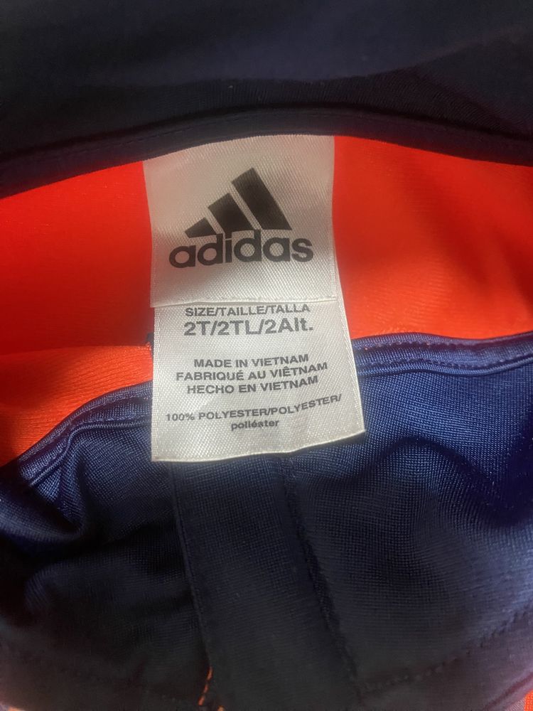 Adudas екип 2T, купуван от USA