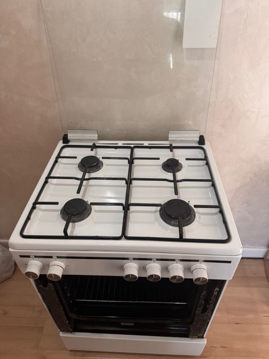 Продам газовую плиту