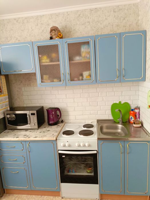 Продам кухонный гарнитур и электроплиту