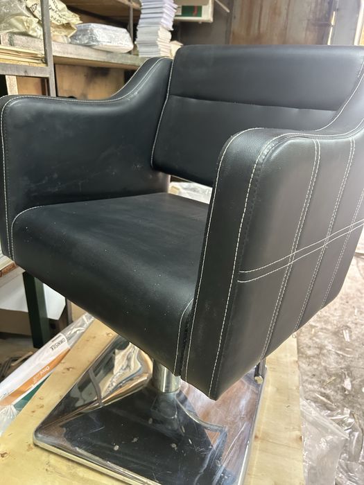 Фризьорски стол БЕЗ ЗАБЕЛЕЖКИ