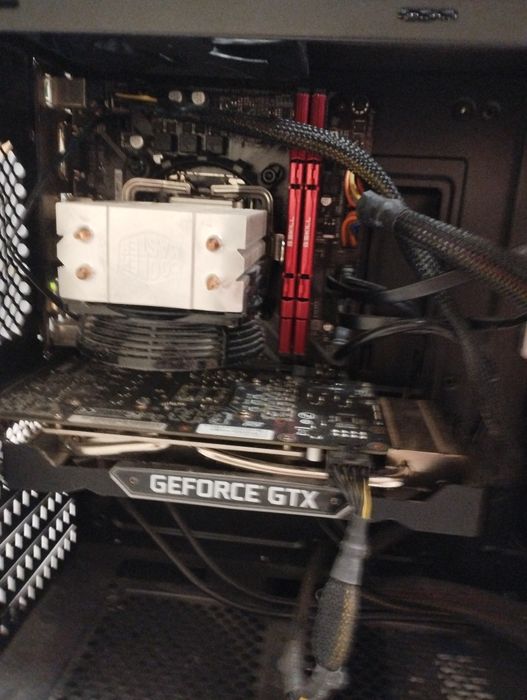 Продам комплект i5 9400f, ОЗУ ддр 4 32гб, мать gigabyte h310m