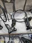 Продавам спирачки Sram DB8