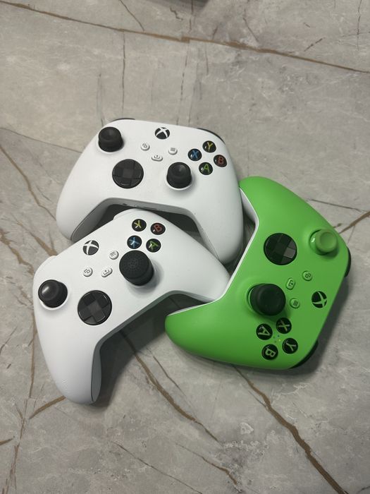 Vând Controller alb XBOX Series S/X