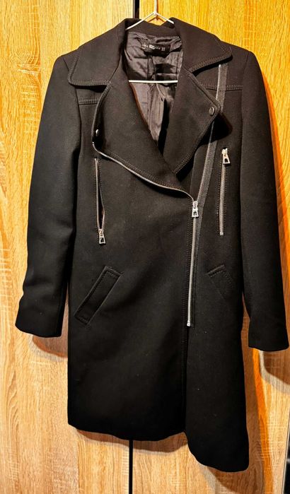 Jachetă ZARA – elegantă și ușoară