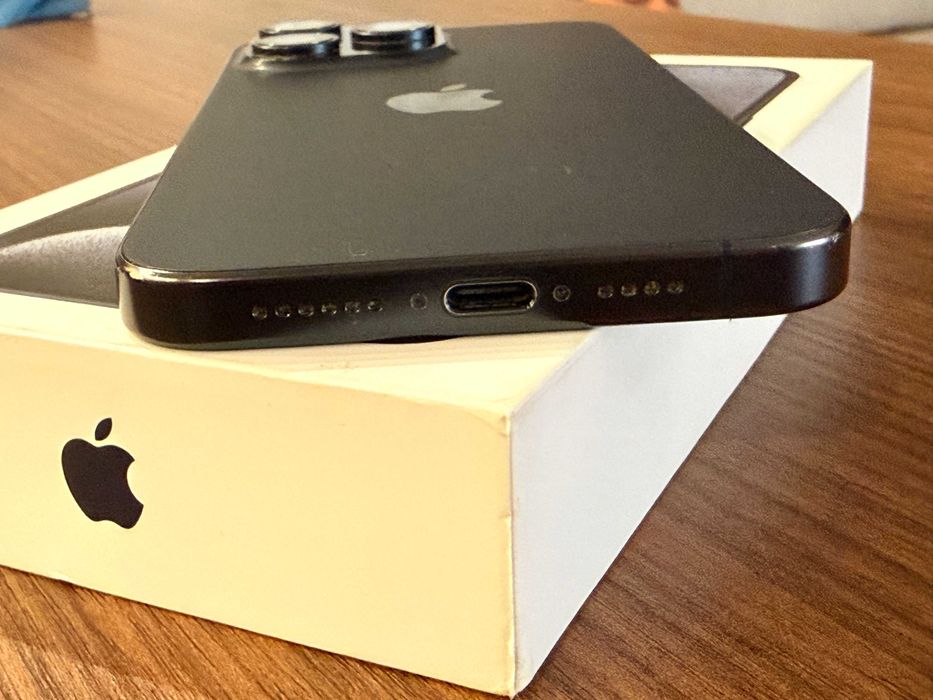 iPhone 15 Pro Max /Blue Titanium/512 GB/Като нов с Аксесоари