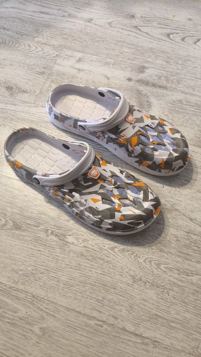 Продам Crocs кроксы.