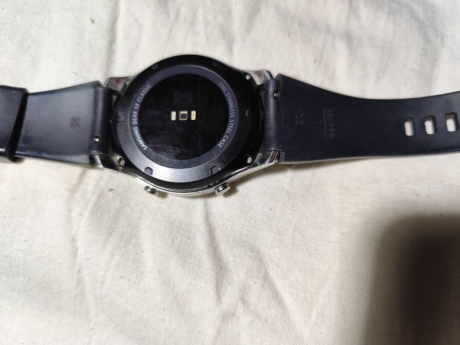 Продам часы samsung gear s3 classic