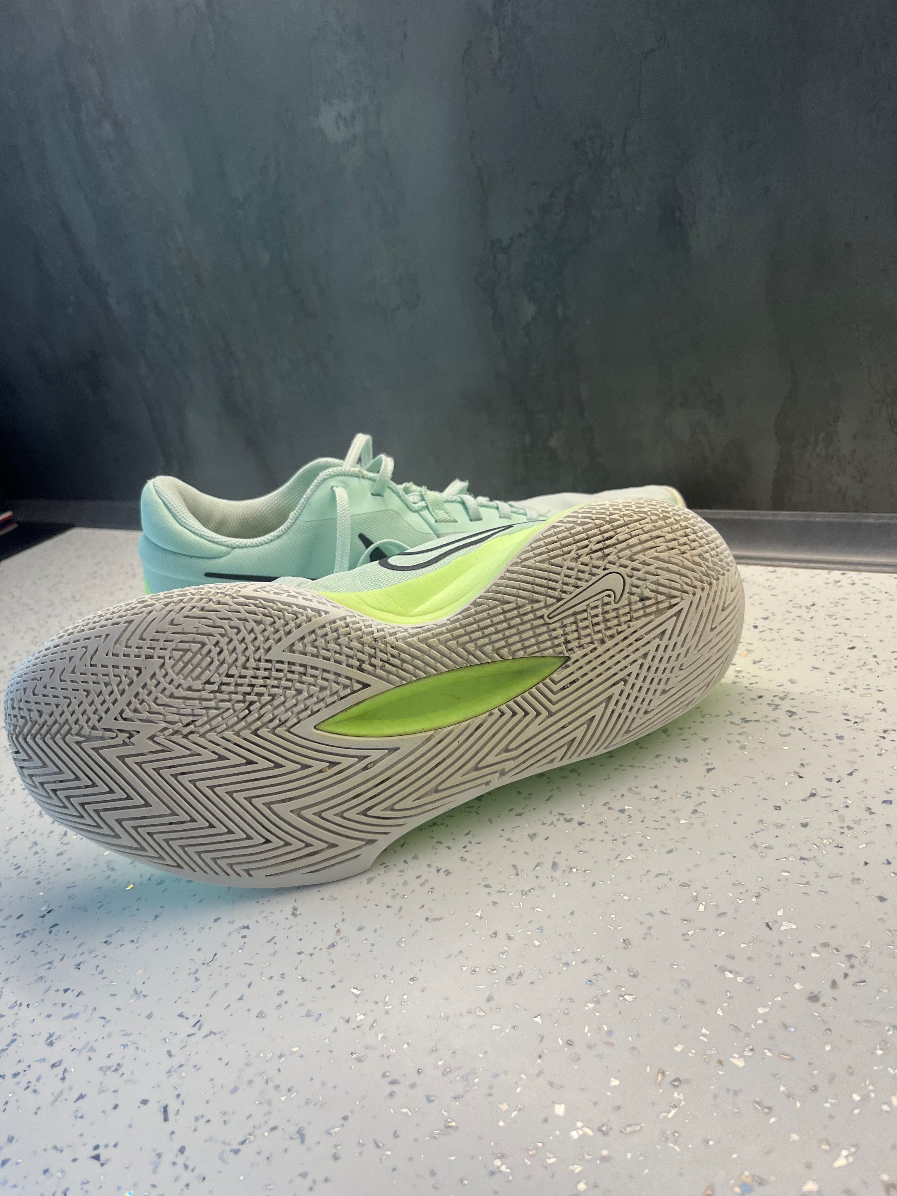 Nike precision 6