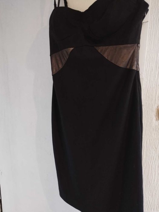 НОВА С ЕТИКЕТ Рокля KARDASHIAN Collection  размер L  черна