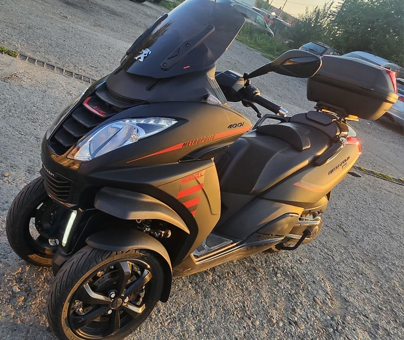Peugeot metropolis 400i, se conduce cu B