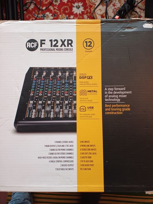 Mixer RCF F 12 XR  audio sunet