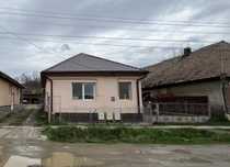 Casă de închiriat