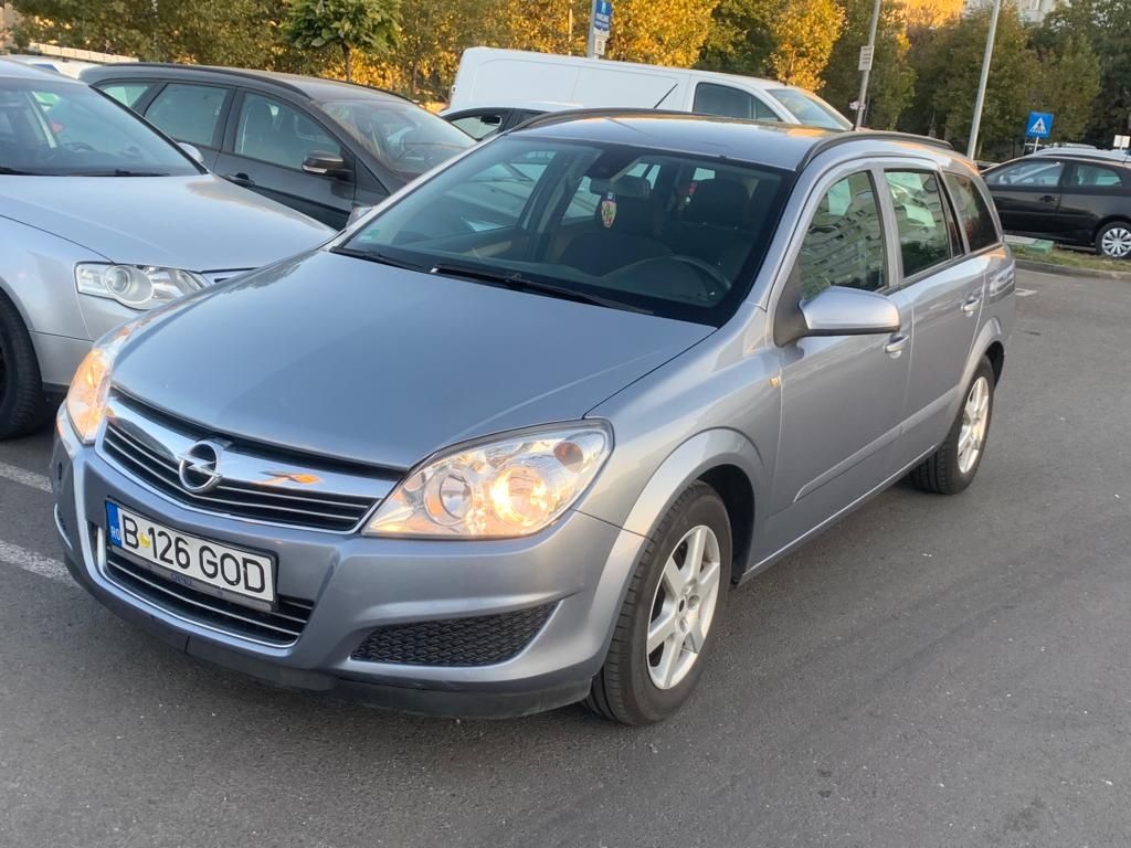 Opel astra h  mașina ingrijita