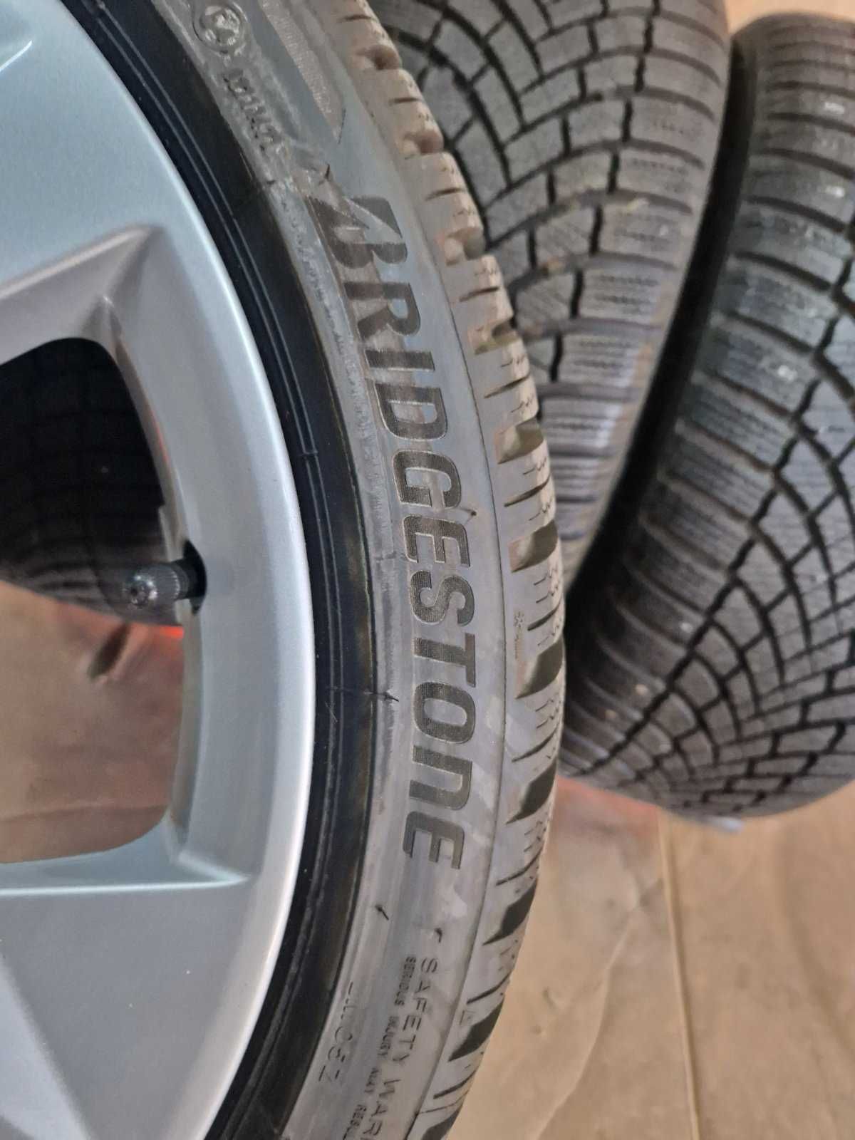 4 броя Bridgestone R18 225/40/ 
зимни гуми 
DOT1821