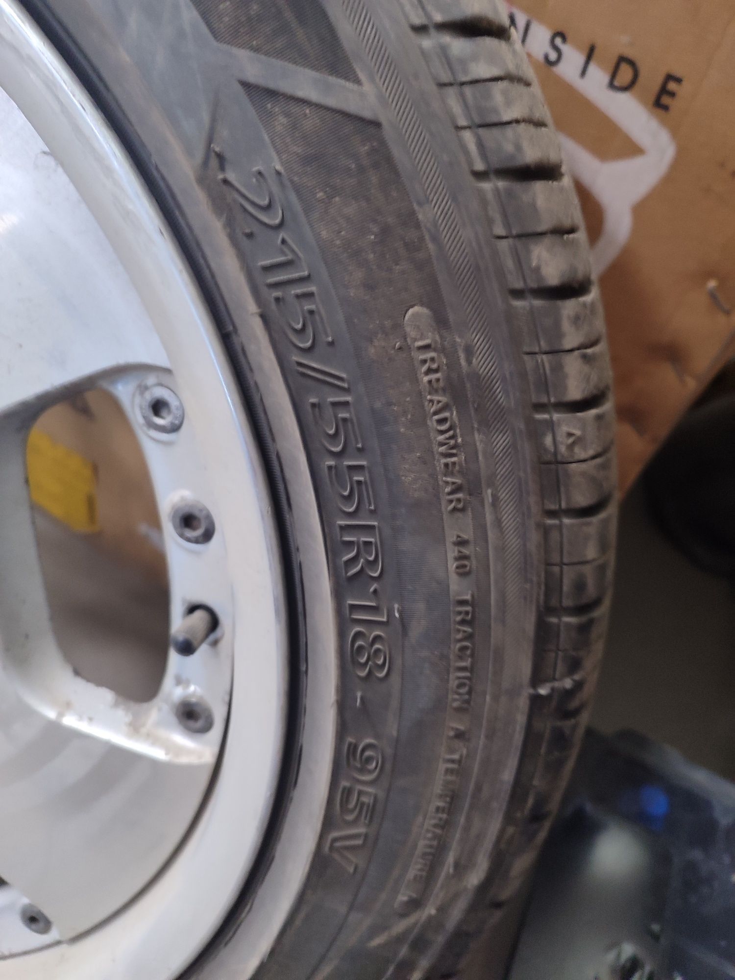 Продам шины и диски 215/55R18