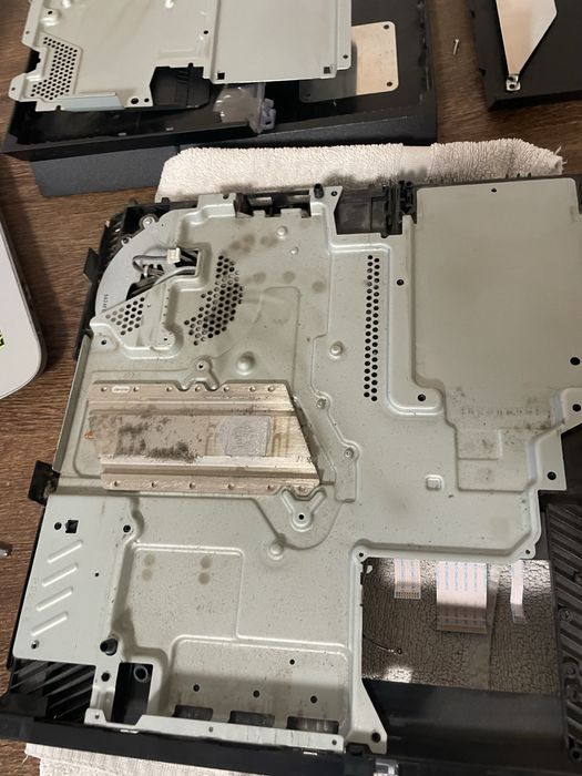 Ofer servicii mentenanta consola Playstation 4