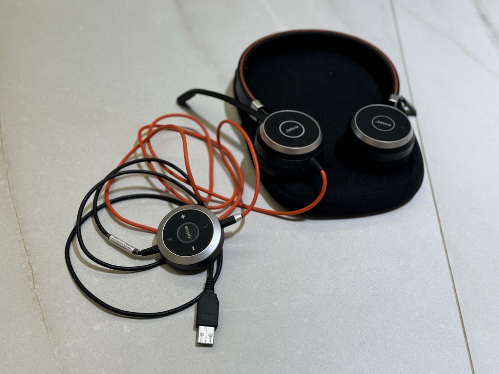Продавам професионални слушалки JABRA ENC010
