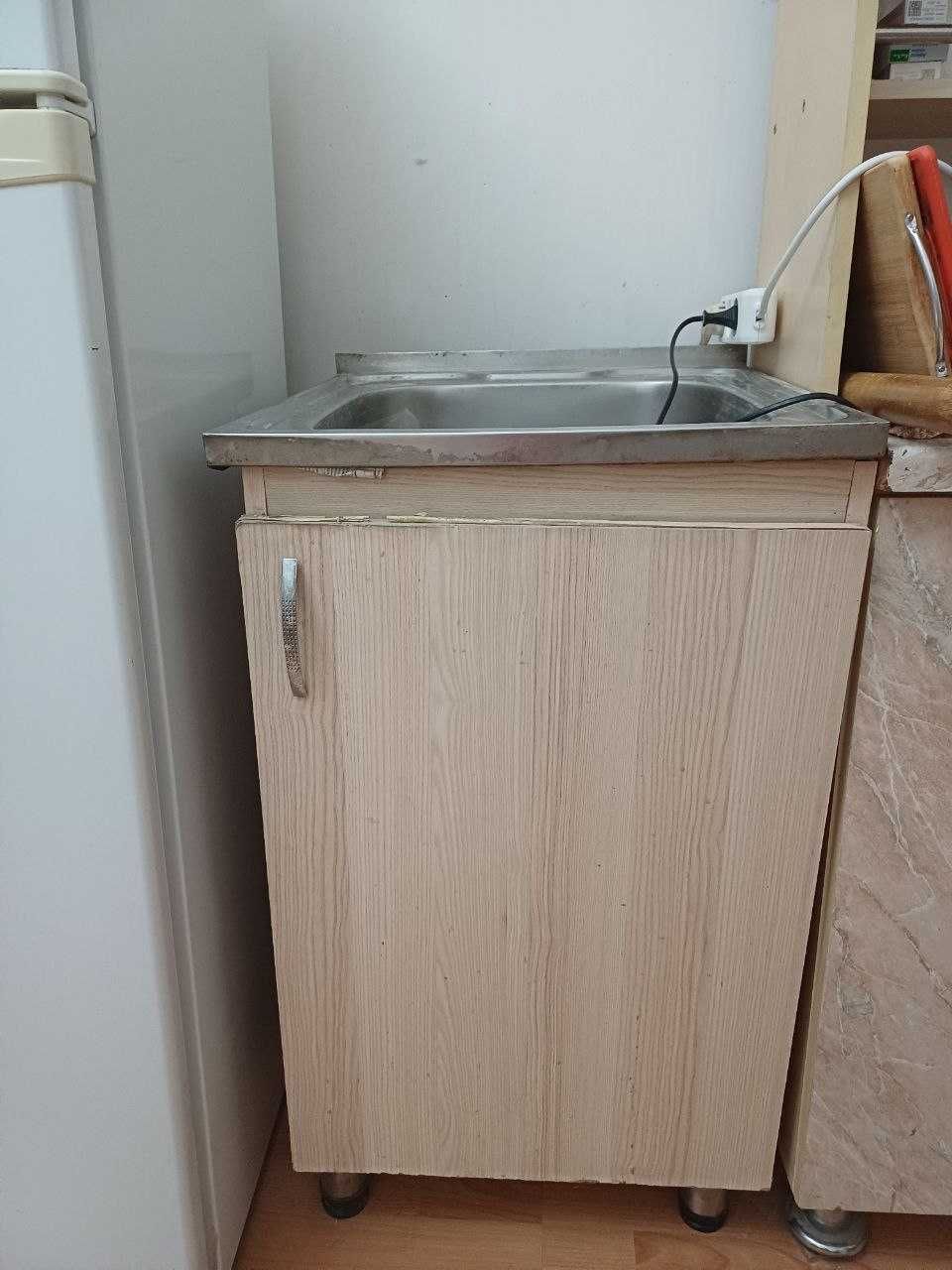 Срочно продам мойку с тумбой