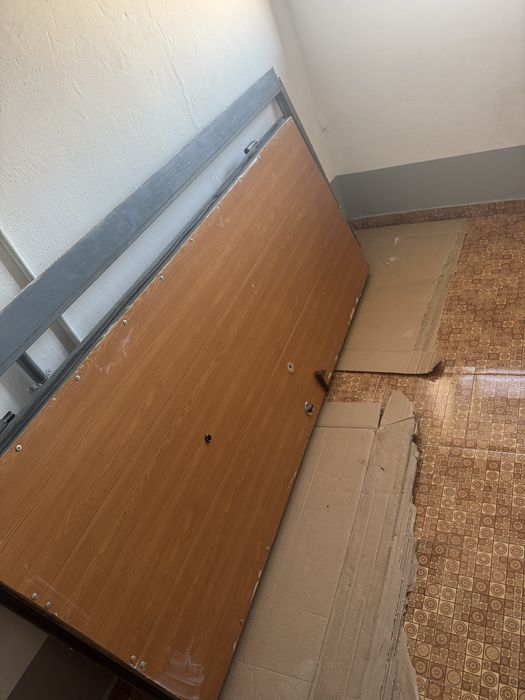 Продам входную железную дверь