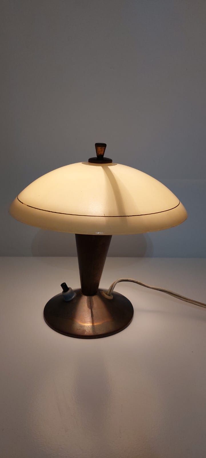 Lampa veioza veche Elba în stilul celor Bauhaus