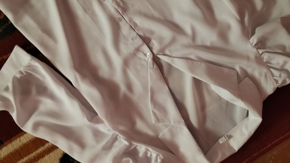 Kofta va yubka sotiladi ayol qizlar uchun