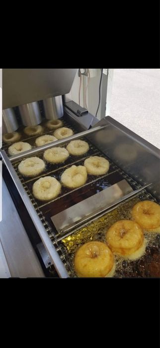 Vand masina de gogosi cu 3 capete