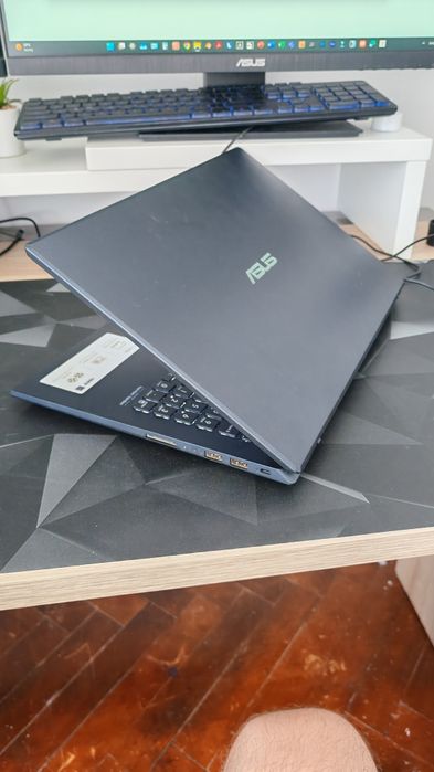 ASUS X571GD

Specificații:
Procesor:
i7 9750H, Coffee Lake
6 nuclee

E