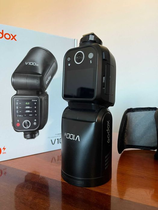 Godox V100 Blit TTL pentru Nikon , Obiectiv Sigma 20mm F1.4 DG Nikon