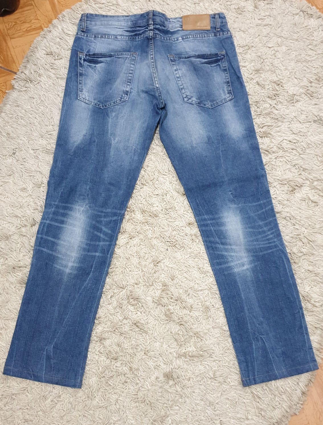 jeansi marca ZARA