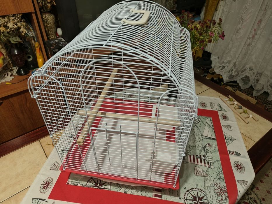 Colivie papagali + jucării