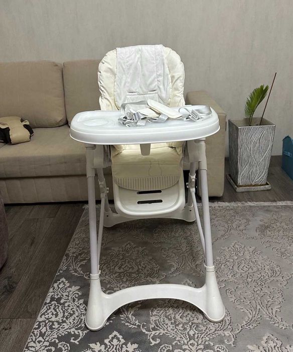 Стул детский, с регулирующийся спинкой и подставкой для ног