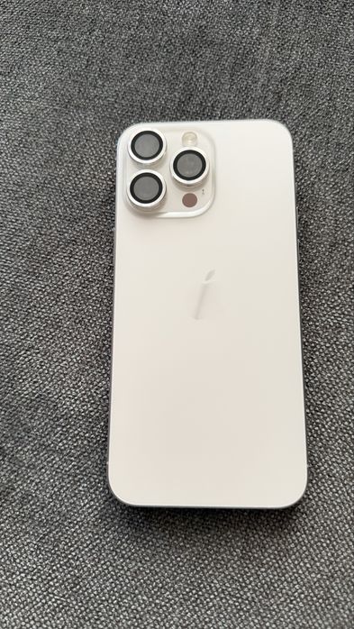 Iphone 15 pro max 256 white