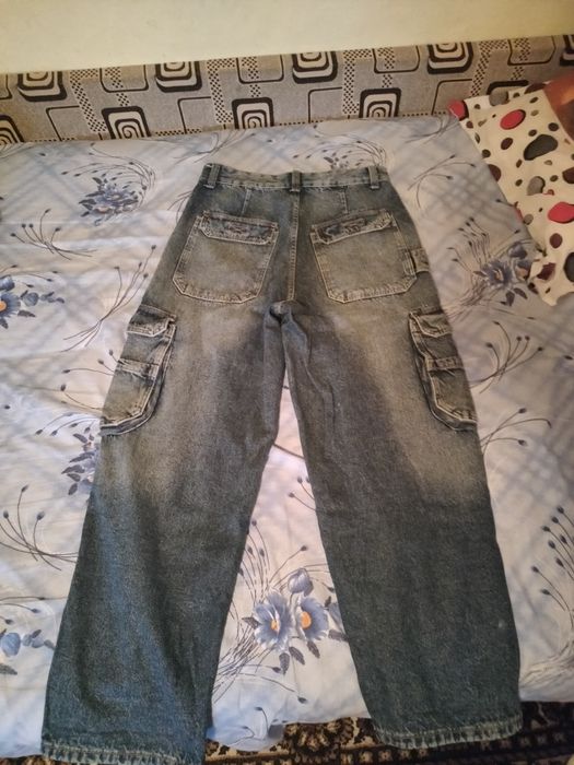 Blugi Bershka skater