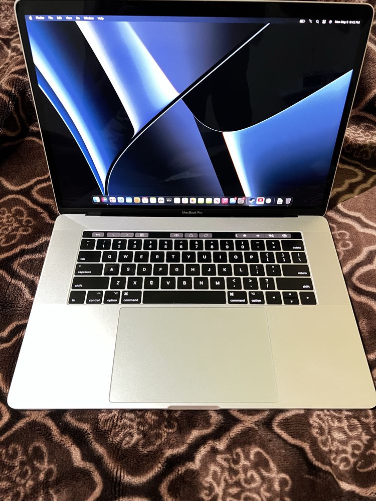 Macbook Pro i-7 2017 LLA