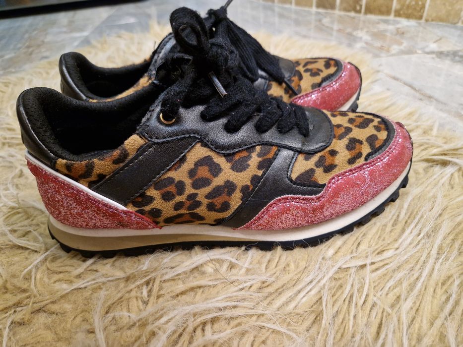 Vând adidasi Liu jo mărimea 35